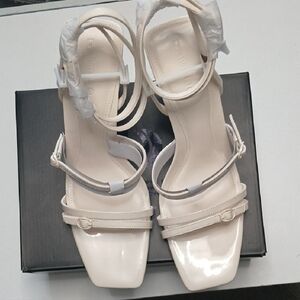 Rocco D'Amelio Cream Patent Heels
